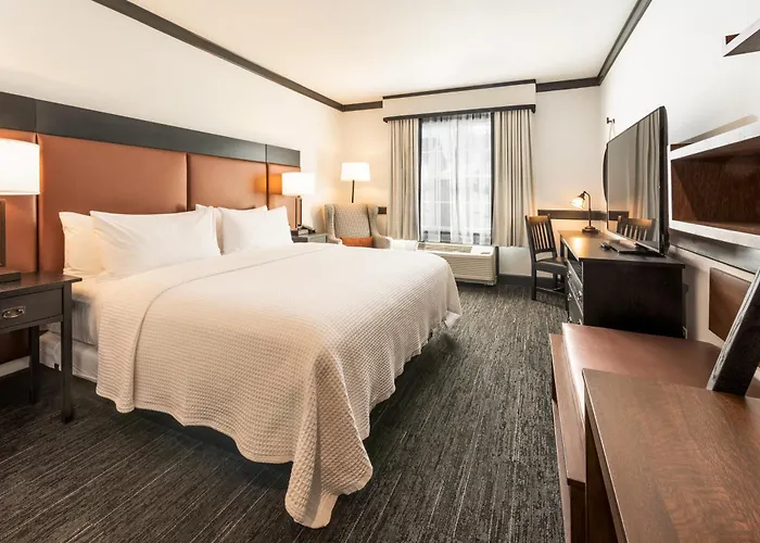 The Craftsman Inn & Suites